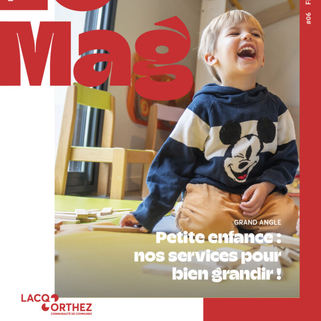 Page de garde du LO Mag de février 2025 avec un jeune enfant assis sur les genoux et qui rigole face caméra.