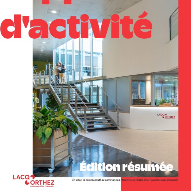 Page de couverture avec écrit en gros en haut à gauche "rapport d'activité" d