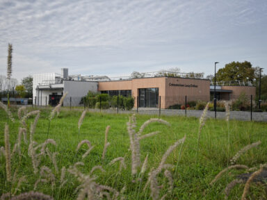 Vue du bâtiment du crématorium de Lacq-Orthez situé à Labastide-Cézéracq.