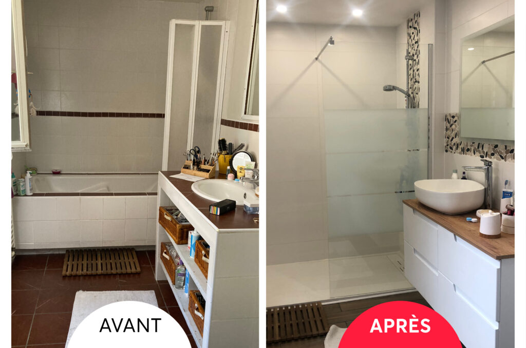 Avant-après d'une salle de bain un peu ancienne mais fonctionnelle qui disposait d'une baignoire, après on voit qu'elle a été retirée et remplacer par une douche simple sans marche pour éviter les chutes. Le lavabo a été simplement remis au gout du jour avec un évier sortant et des portes de placard qui n'existaient pas avant. - Agrandir l'image, fenêtre modale