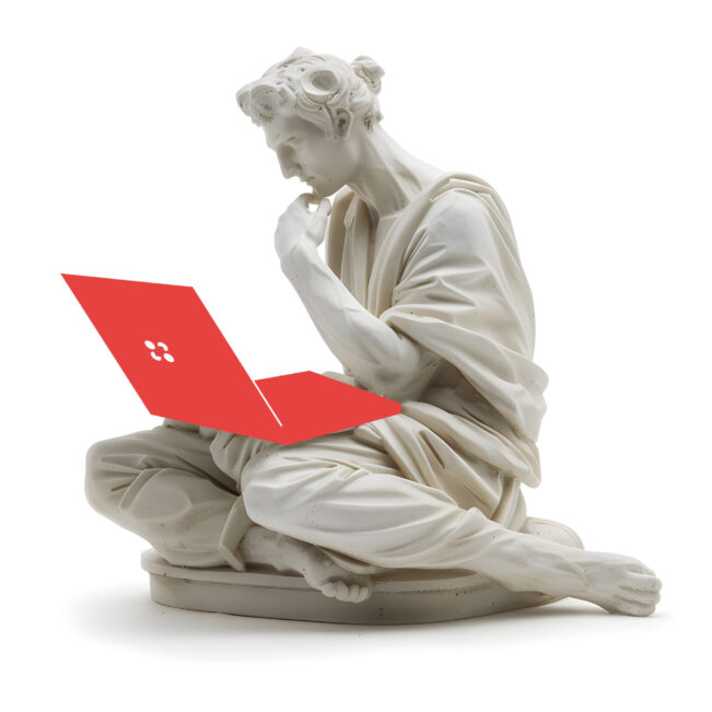 Statue assise, corp tourné vers la gauche de l'image avec les jambes pliées sur le côté, le regard baissé sur un ordinateur posé sur ses jambes, l'air pensif.